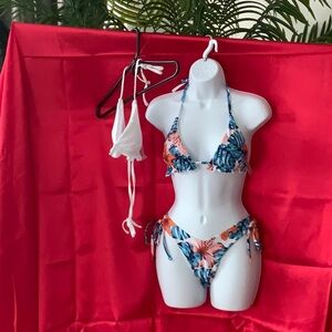 Swimsuit three pieces, is new